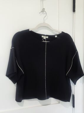 Max Studio Black Boxy Short-Sleeve Top with Cream Contrast Stitch